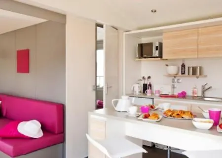 キャンプ場 Les Chevrefeuilles - Maeva 4*