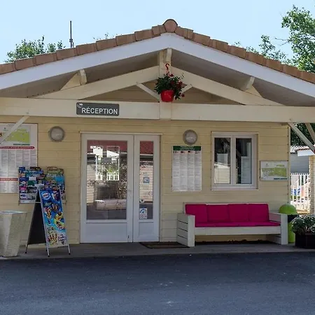 Les Chevrefeuilles - Maeva אתר קמפינג רויאן