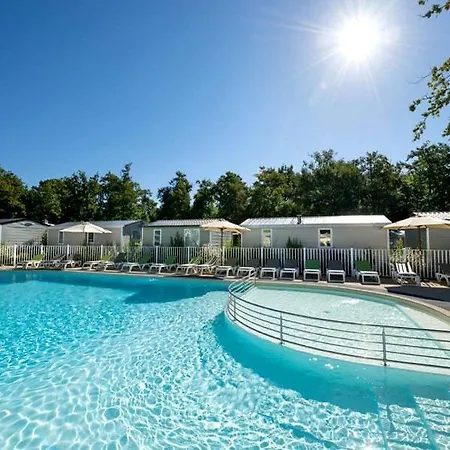 אתר קמפינג Les Chevrefeuilles - Maeva רויאן