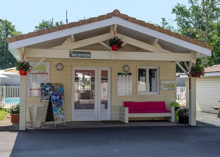 Les Chevrefeuilles - Maeva Camping Royan