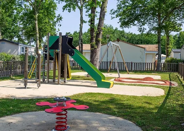 Les Chevrefeuilles - Maeva Camping